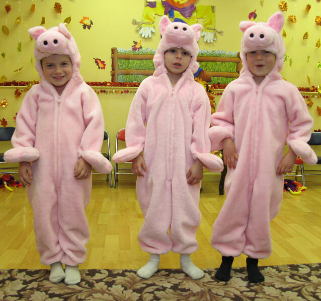 Untitled Children dressed as ghosts for a Halloween performance